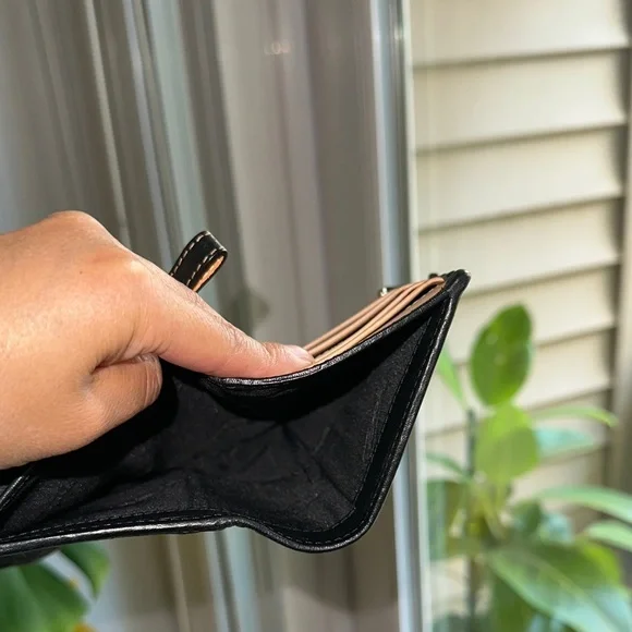 Coach Black Signature Wallet - Picture 6 of 6